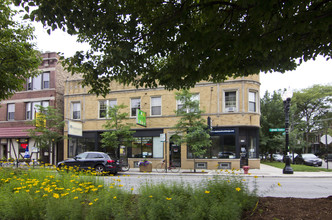 2121-2125 W Irving Park Rd in Chicago, IL - Building Photo - Building Photo