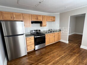 1452 N Cherry St in Winston-Salem, NC - Building Photo - Building Photo
