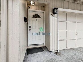 23510 58th Ave W in Mountlake Terrace, WA - Building Photo - Building Photo