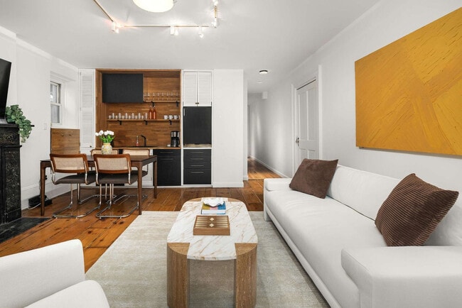 3 E 9th St, Unit SI ID1503018P in New York, NY - Building Photo - Building Photo