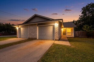 1113 Woodlief Trail in Round Rock, TX - Building Photo
