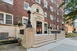 Wellington Apartments in Pittsburgh, PA - Building Photo - Building Photo