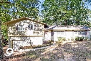 1128 Lay Dr in Birmingham, AL - Building Photo