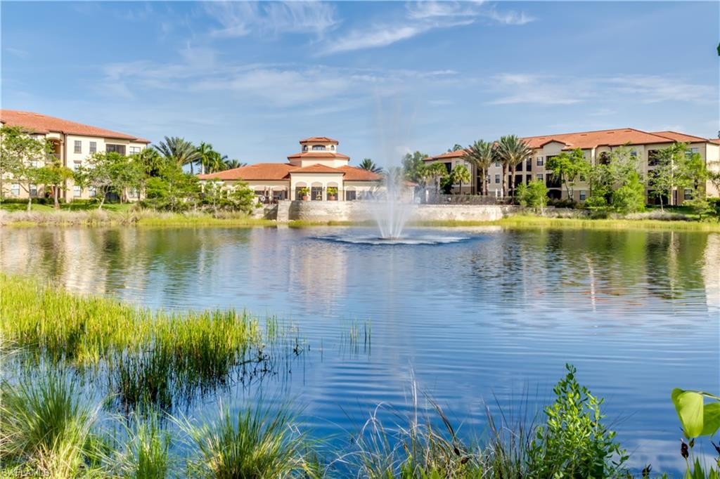 13010 Positano Cir in Naples, FL - Building Photo