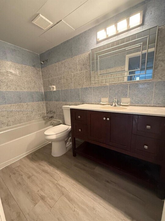 3600 NW 21st St in Lauderdale Lakes, FL - Building Photo