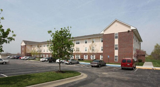 Wyndam Place in Shawnee, KS - Building Photo - Building Photo