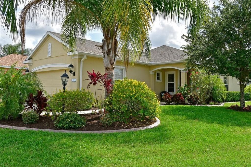 5235 Aqua Breeze Dr in Bradenton, FL - Building Photo