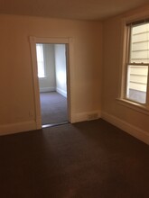 1759 N Warren Ave, Unit B in Milwaukee, WI - Building Photo - Building Photo