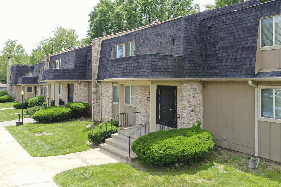 The Oaks at Prairie View in Kansas City, MO - Building Photo