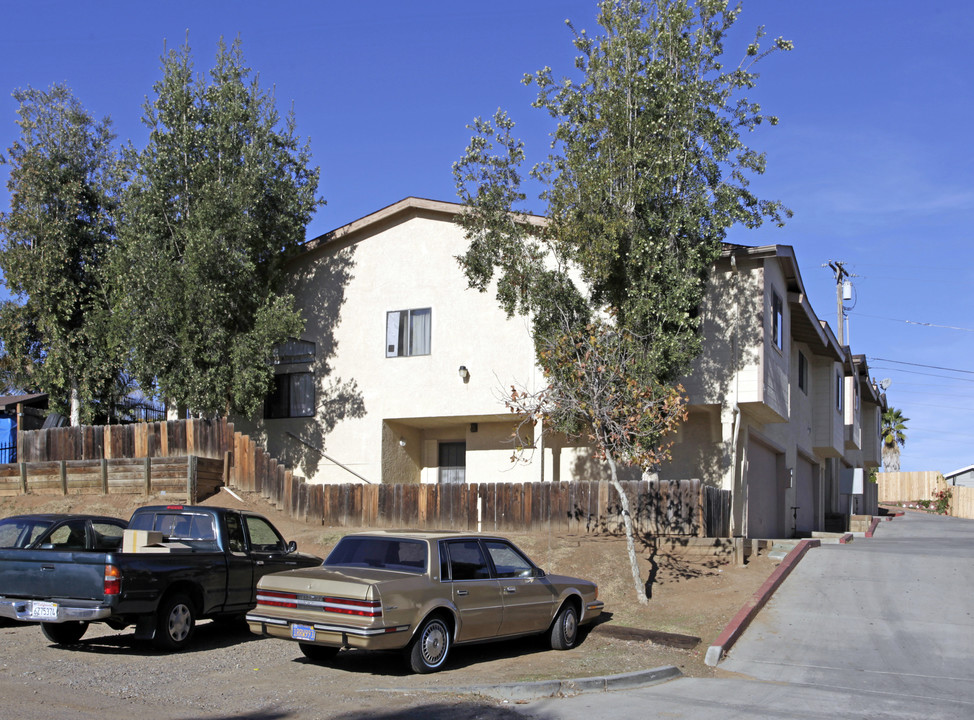 724 W 6th Ave in Escondido, CA - Building Photo