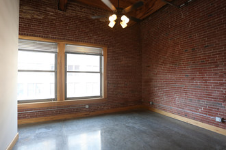 Warehouse 7 Loft Apartments in St. Louis, MO - Foto de edificio - Interior Photo