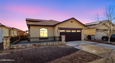 12776 Tre Maximiliano Ave in El Paso, TX - Building Photo - Building Photo