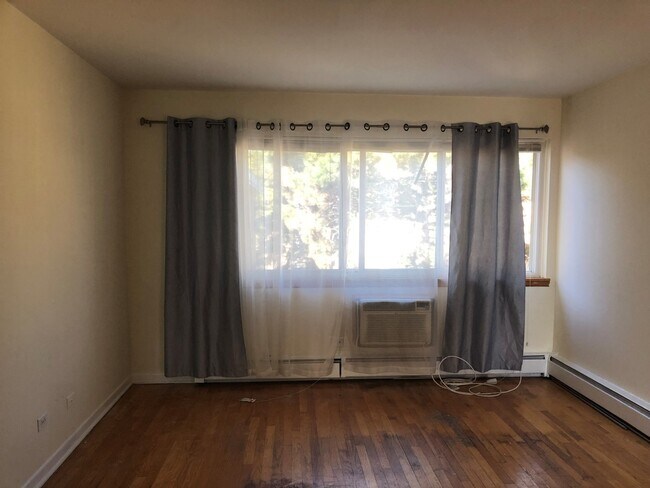 7315 N Oakley Ave in Chicago, IL - Building Photo - Building Photo