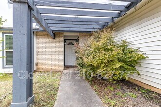 7627 Pipers Swan St in San Antonio, TX - Building Photo - Building Photo