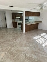 6734 Amarillo St in Port Richey, FL - Foto de edificio - Building Photo