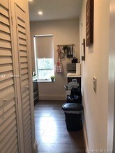 893 NE 81st St-Unit -6 in Miami, FL - Building Photo - Building Photo