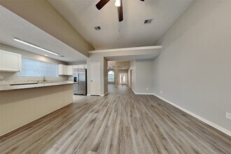 79 Rockridge Dr in Spring, TX - Building Photo - Building Photo
