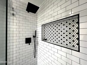 2002 Calle La Sombra in Simi Valley, CA - Building Photo - Building Photo