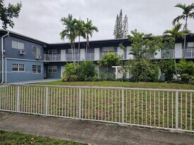 16851 NE 21st Ave in North Miami Beach, FL - Building Photo