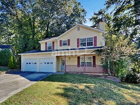 424 Spring Falls Dr in Lawrenceville, GA - Building Photo