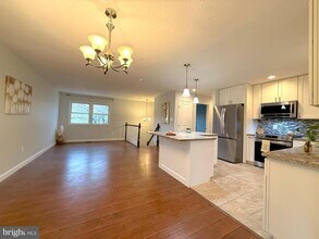 4959 Linsey Ct in Woodbridge, VA - Building Photo - Building Photo