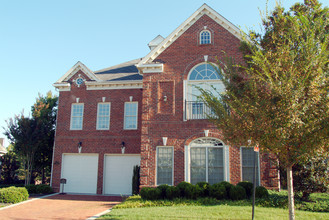 Grayson Hill Townhomes in Richmond, VA - Building Photo - Building Photo