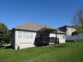 19527 Shadow Ridge Dr in Omaha, NE - Building Photo - Building Photo