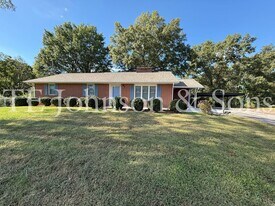 715 Hopewell Church Rd in Winston-Salem, NC - Building Photo