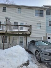 35 Genesee St, Unit E in Worcester, MA - Building Photo - Building Photo