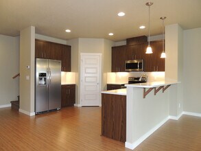 7203 Spencer Ave NE in Lacey, WA - Building Photo - Building Photo