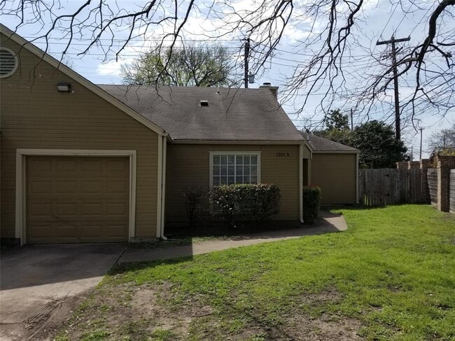 1201 Danbury Square in Austin, TX - Building Photo - Building Photo