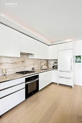 450 Washington St in New York, NY - Building Photo - Building Photo