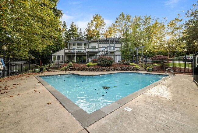 Sammamish View in Bellevue, WA - Foto de edificio - Building Photo