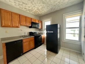 157 E Cottage St, Unit 3 in Boston, MA - Building Photo - Building Photo