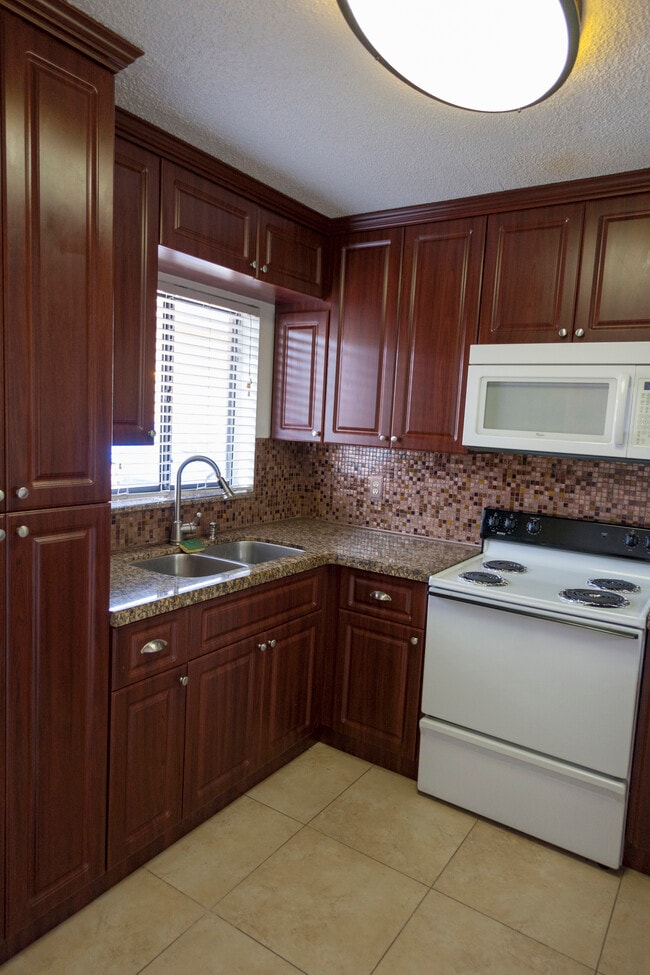 6081 W 24th Ave, Unit 110