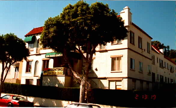 Rodeo Gardens Apartments in Los Angeles, CA - Building Photo