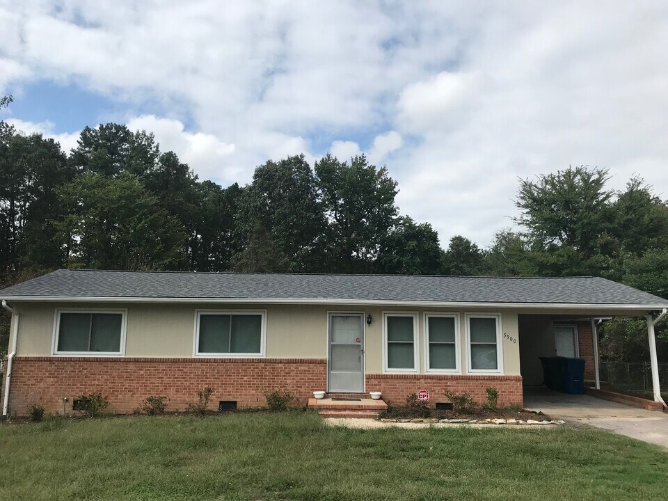 5900 Barbee Rd in Durham, NC - Building Photo