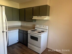405 St Vrain Pl in Colorado Springs, CO - Building Photo - Building Photo
