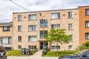 9145 Du Parc Av in Montréal, QC - Building Photo