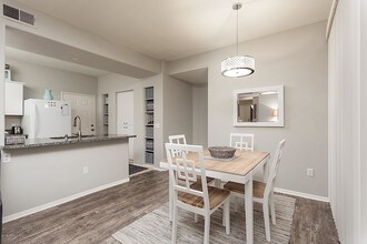 9550 E Thunderbird Rd-Unit -111 in Scottsdale, AZ - Building Photo - Building Photo