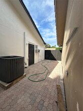 15882 SW 138th Ct in Miami, FL - Building Photo - Building Photo