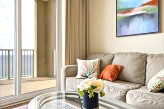 10625 Front Beach Rd in Panama City Beach, FL - Foto de edificio - Building Photo