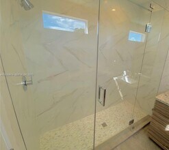 3653 SW 25th St in Miami, FL - Foto de edificio - Building Photo