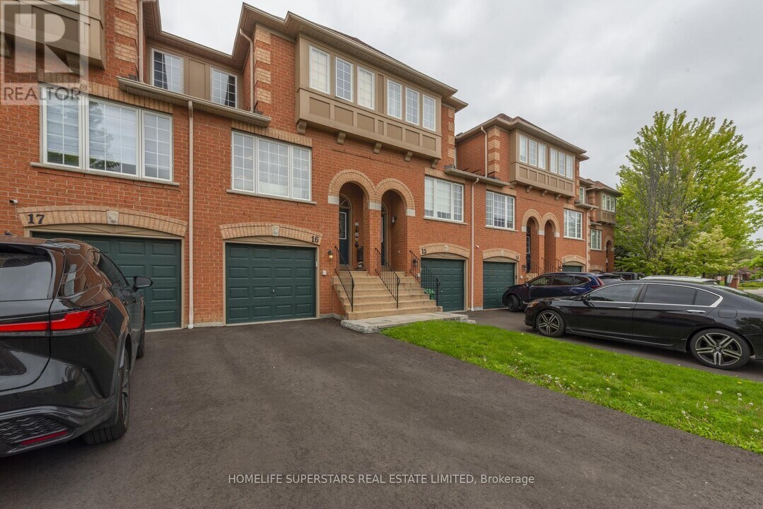 3020-3020 Cedarglen Gate in Mississauga, ON - Building Photo