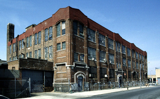 345 Eldert Lofts in Brooklyn, NY - Building Photo - Building Photo