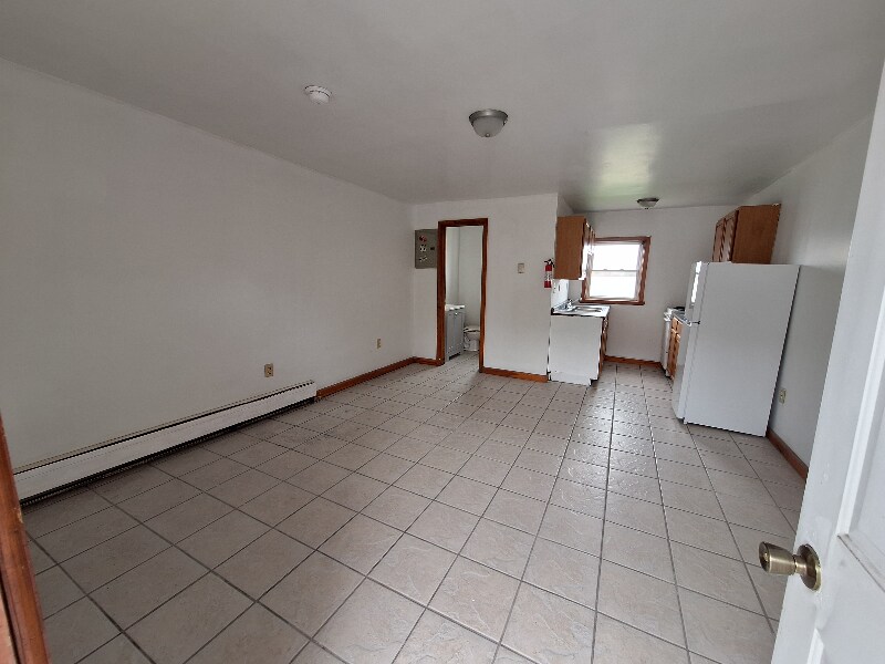 2071 Ulster Ave in Lake Katrine, NY - Building Photo