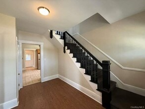 701 NY-304 in Bardonia, NY - Building Photo - Building Photo