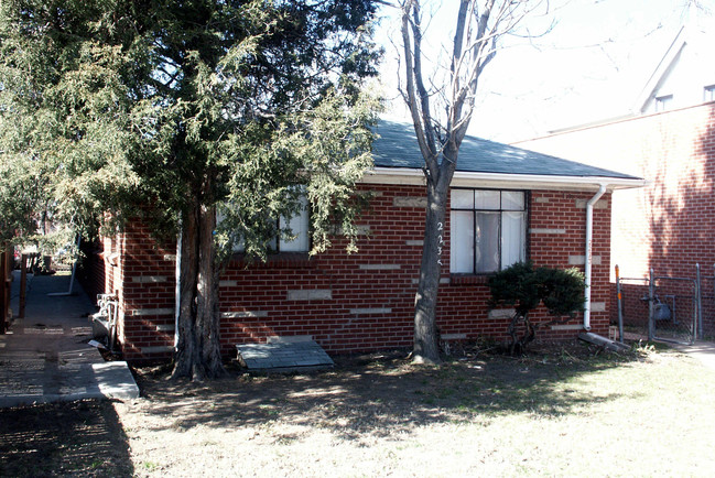 2235-2241 Federal Blvd in Denver, CO - Foto de edificio - Building Photo