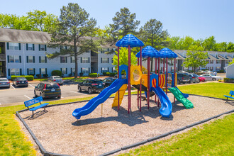 Biltmore Commons Apartments in Portsmouth, VA - Building Photo - Building Photo