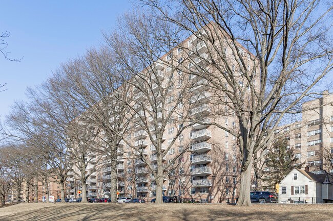Parkside Apartments in Bronx, NY - Foto de edificio - Building Photo